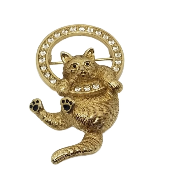SWAROVSKI RARE 1980s KITTY CAT ON CRYSTAL HOOP BROOCH - Picture 2 of 4